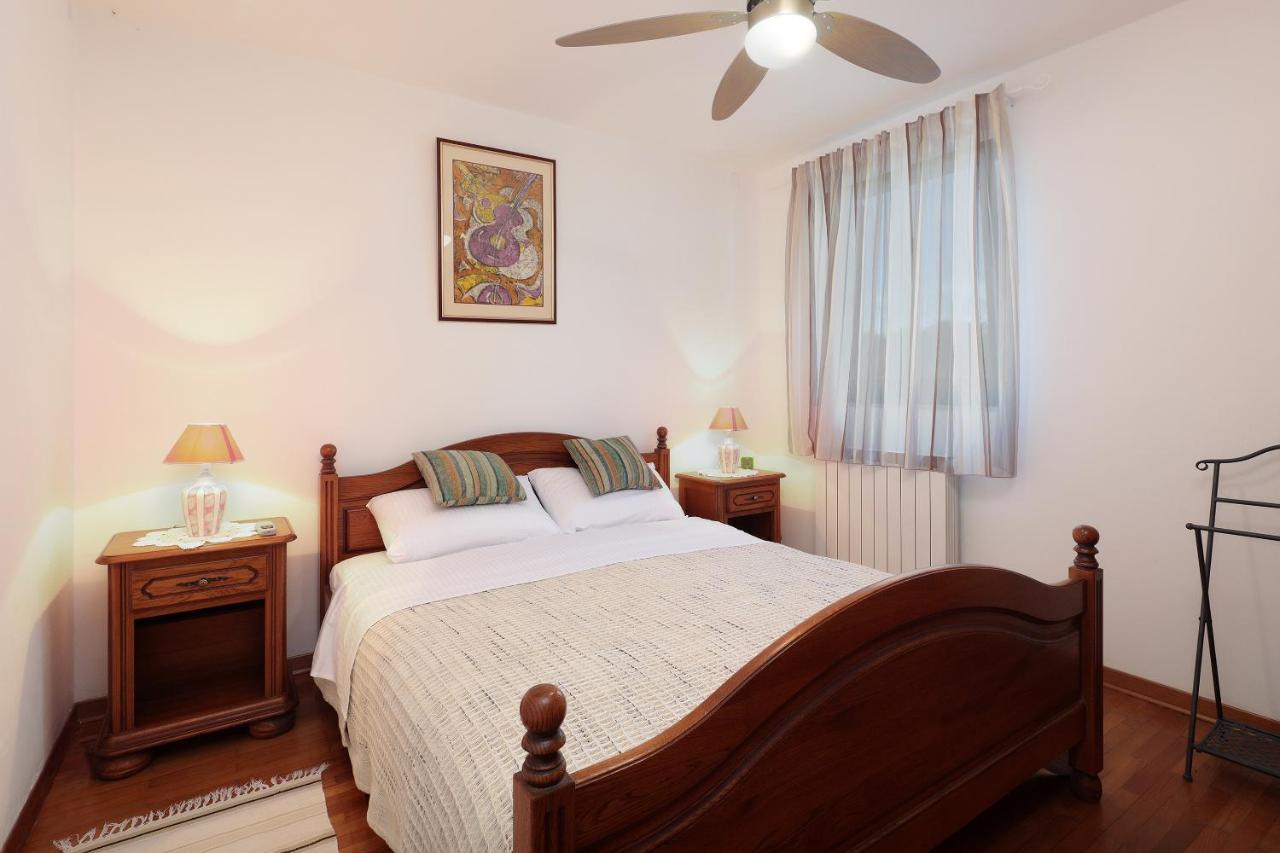 Apartman Villa Marina Rakalj ภายนอก รูปภาพ