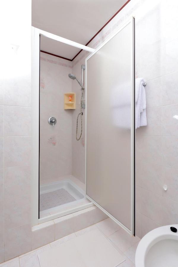 Apartman Villa Marina Rakalj ภายนอก รูปภาพ